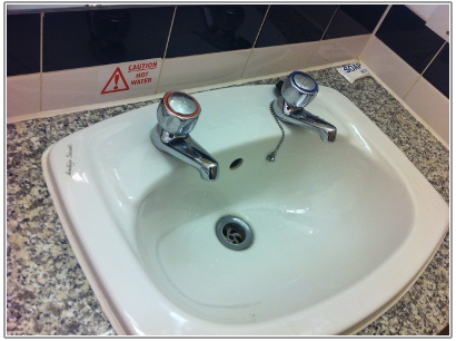 イギリスで泊まったホテルの洗面所